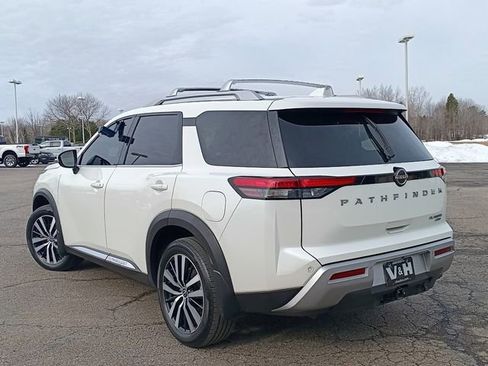 Used 2023 Nissan Pathfinder Platinum image 32
