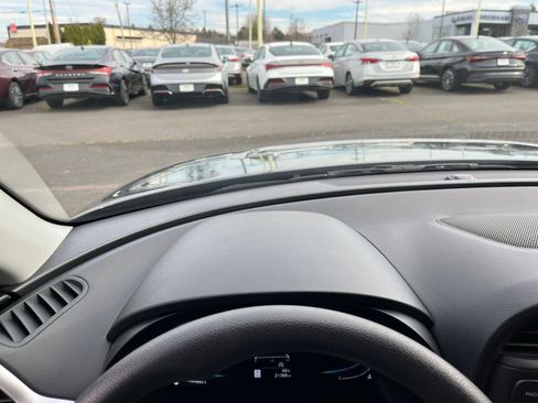 Used 2025 Kia Soul LX w/ LX Technology Package image 32