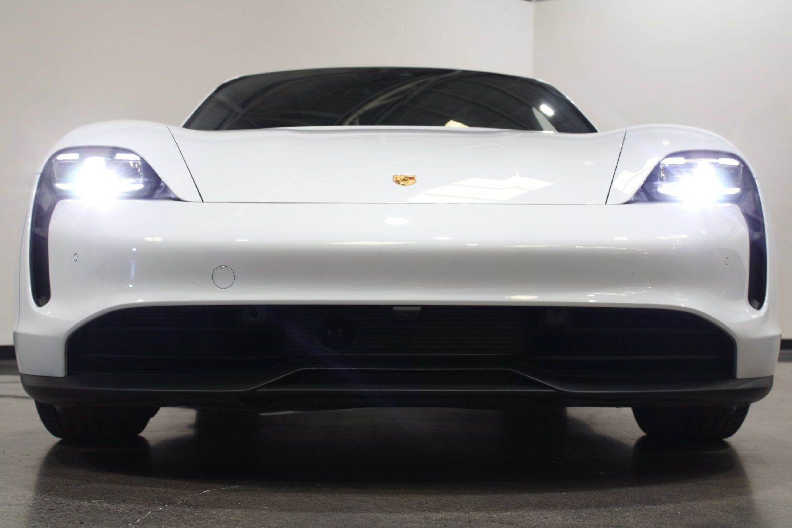 Used 2023 Porsche Taycan RWD image 6