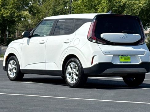Used 2024 Kia Soul LX w/ Option Group 015 FWD image 3