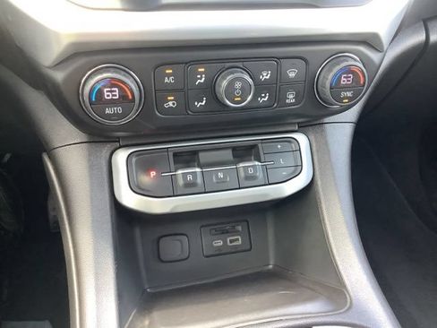 Used 2023 GMC Acadia SLT w/ Preferred Package AWD/4WD image 37