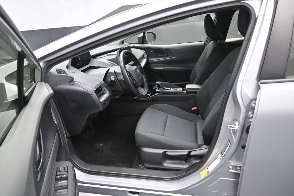 Certified 2024 Toyota Prius LE FWD image 9