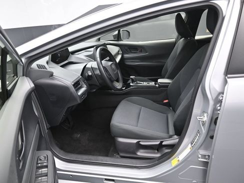Certified 2024 Toyota Prius LE FWD image 9