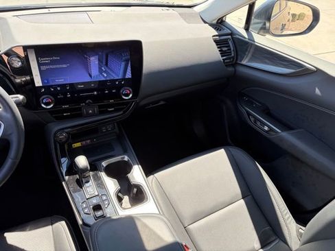 Used 2023 Lexus NX 350 AWD image 12