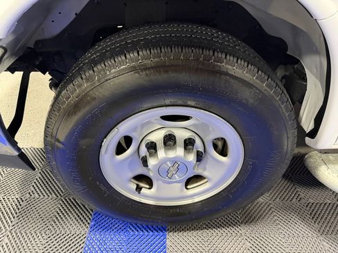 Used 2024 Chevrolet Express 2500 w/ Driver Convenience Package image 24