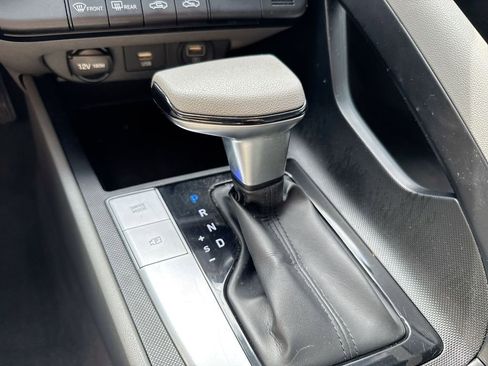 Used 2021 Hyundai Elantra SEL FWD image 17