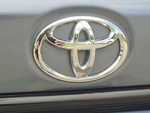 Used 2025 Toyota Corolla LE FWD image 28