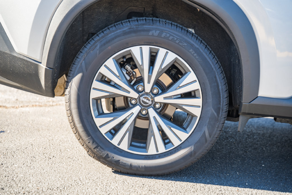 Used 2023 Nissan Rogue SV AWD/4WD image 15