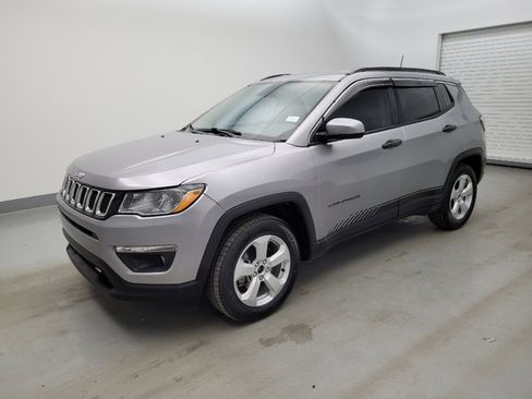 Used 2020 Jeep Compass Latitude FWD image 2