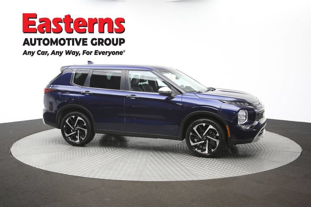 Used 2023 Mitsubishi Outlander SE AWD/4WD image 47