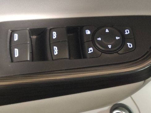 Used 2023 GMC Acadia SLT w/ Technology Package AWD/4WD image 27