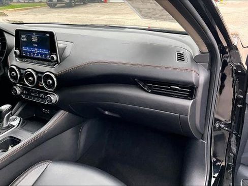 Certified 2022 Nissan Sentra SR w/ SR Premium Package image 17