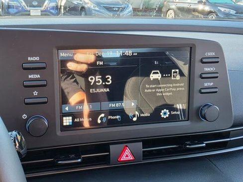 Certified 2025 Hyundai Elantra Sport image 23