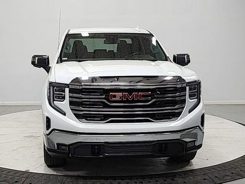 Used 2025 GMC Sierra 1500 SLT image 2
