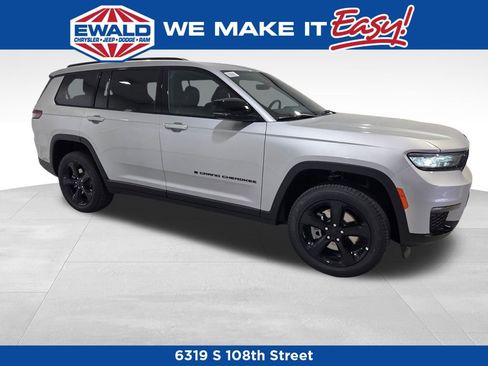 New 2025 Jeep Grand Cherokee L Limited w/ Black Appearance Package image 22