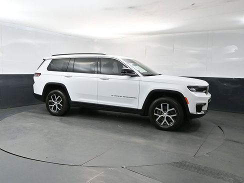 Used 2025 Jeep Grand Cherokee L Limited AWD/4WD image 7