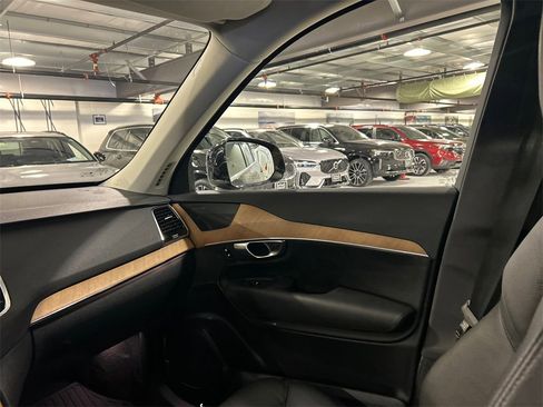 Certified 2024 Volvo XC90 B6 Plus w/ Protection Package Premier image 24