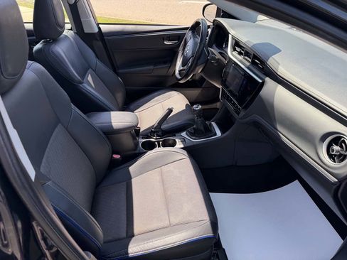 Used 2018 Toyota Corolla SE FWD image 18