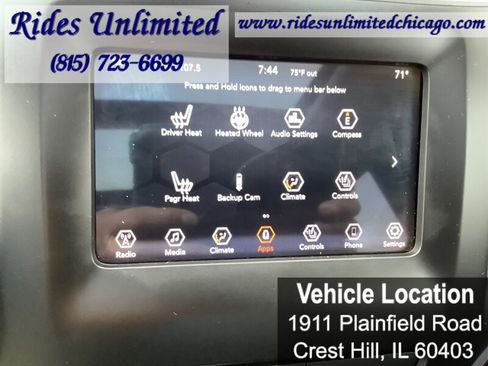 Used 2019 Jeep Cherokee Latitude Plus w/ Comfort/Convenience Group FWD image 26