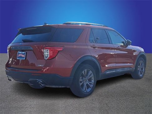 Certified 2024 Ford Explorer XLT w/ Equipment Group 202A image 4