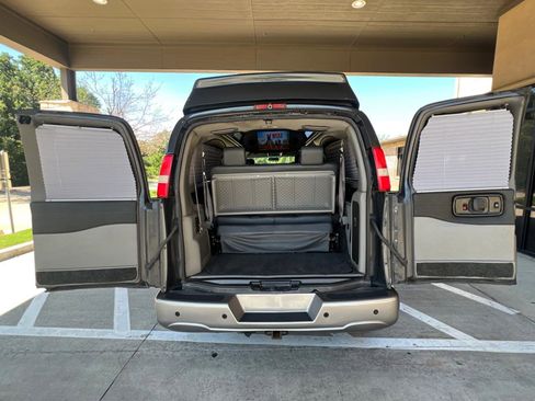 Used 2016 GMC Savana 2500 Extended image 34