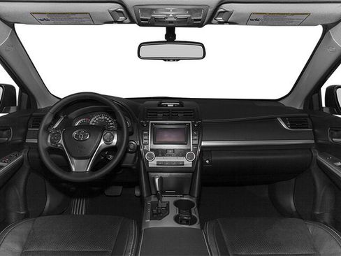 Used 2013 Toyota Camry SE FWD image 8