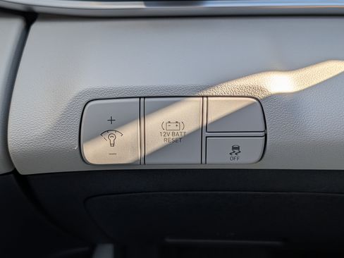 Certified 2026 Hyundai Elantra Limited FWD image 26