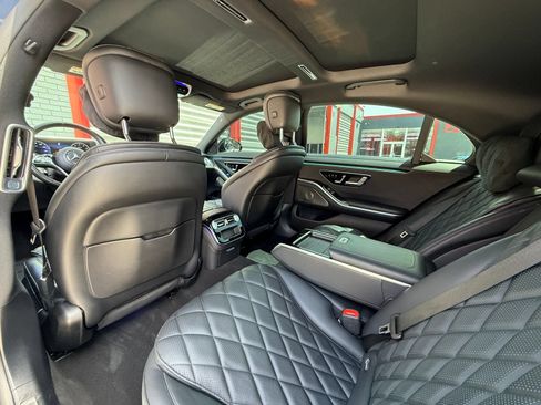 Used 2024 Mercedes-Benz S 580 4MATIC Sedan w/ AMG Line image 17