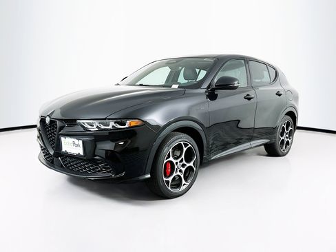 Used 2024 Alfa Romeo Tonale Veloce AWD/4WD image 3