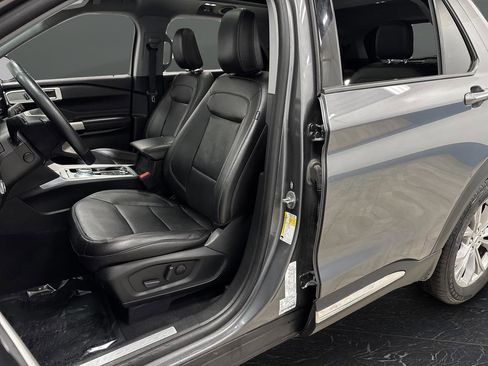 Used 2023 Ford Explorer Limited image 4