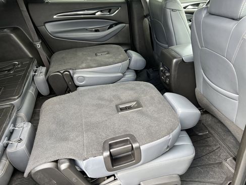 Used 2023 Buick Enclave Premium image 25