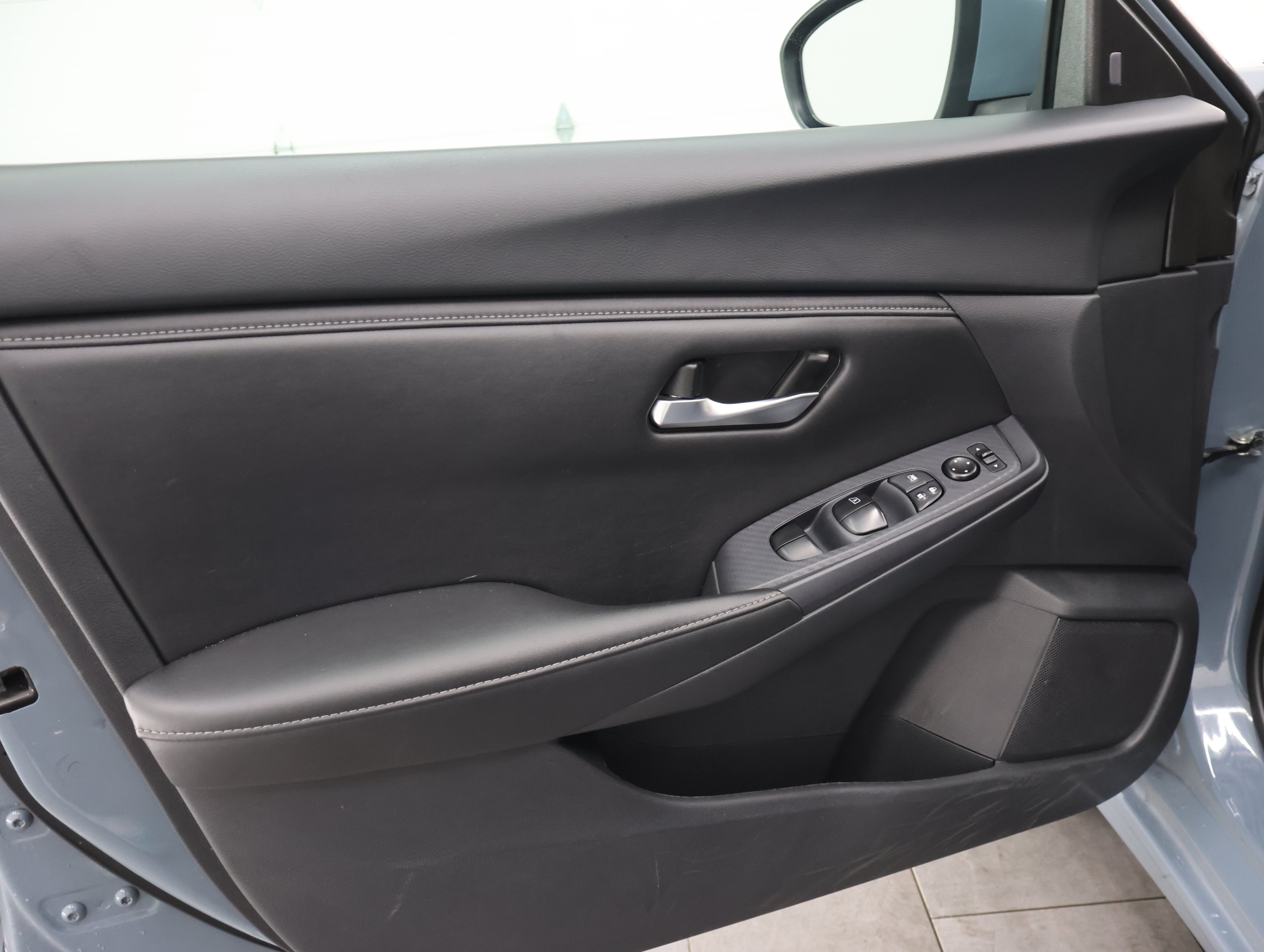 Used 2024 Nissan Sentra SV FWD image 35