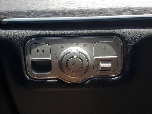 Used 2023 Mercedes-Benz GLS 450 4MATIC image 38