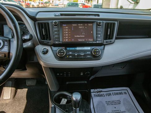 Used 2018 Toyota RAV4 Platinum AWD/4WD image 15