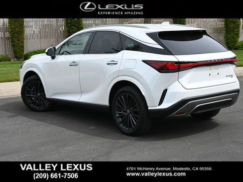 Used 2026 Lexus RX 350h w/ Convenience Package image 4