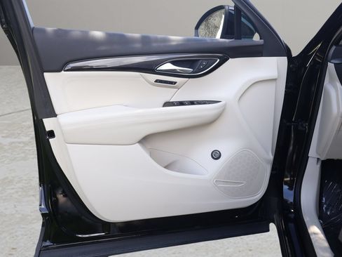 Used 2021 Buick Envision Essence FWD image 9