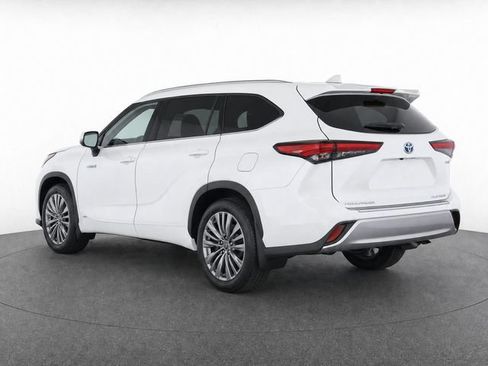 Certified 2021 Toyota Highlander Platinum AWD/4WD image 7