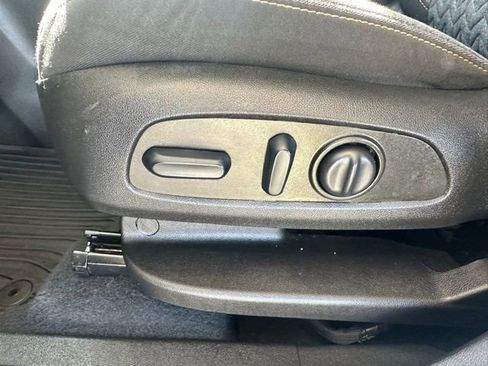 Used 2023 Chevrolet Equinox LT AWD/4WD image 28