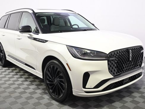 New 2026 Lincoln Aviator Reserve image 8