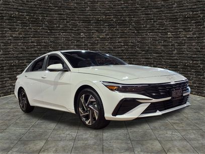 Used 2024 Hyundai Elantra SEL w/ Convenience Package