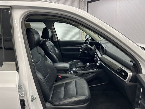 Used 2023 Kia Telluride EX w/ EX Captain's Chair Package image 14