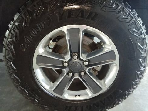 Used 2020 Jeep Wrangler Unlimited Sahara AWD/4WD image 9
