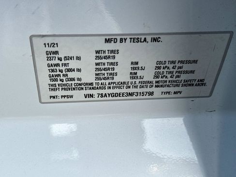 Used 2022 Tesla Model Y Long Range image 28