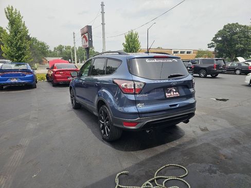 Used 2018 Ford Escape SE w/ SE Sport Appearance Package FWD image 8