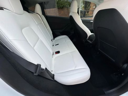 Used 2024 Tesla Model Y Long Range AWD/4WD image 21