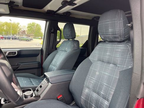 Used 2025 Ford Bronco Heritage Edition AWD/4WD image 12