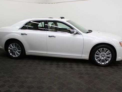 Used 2014 Chrysler 300 C w/ Light Group image 4