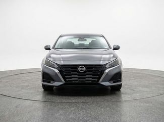 Used 2025 Nissan Altima 2.5 SV video 1