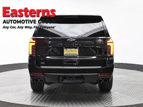 Used 2025 Chevrolet Suburban Z71 AWD/4WD image 6