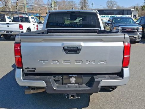 Used 2024 Toyota Tacoma TRD Off-Road AWD/4WD image 8